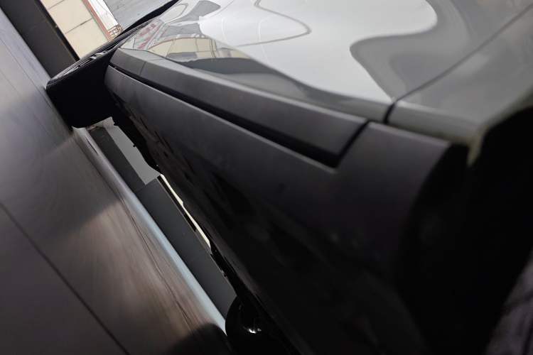 Used MG 7 2023 1.5T DCT Luxurious Supreme Edition Right Side Sill