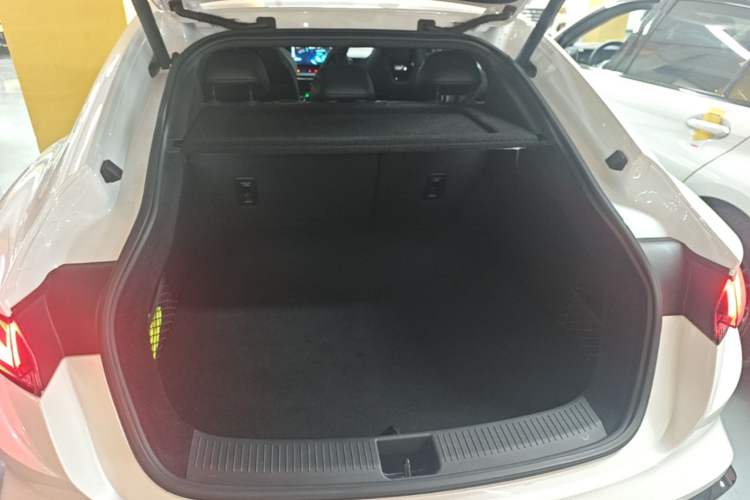 Used MG 7 2023 2.0T Automatic Hunter Luxury Edition Trunk