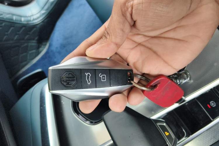 Used MG 7 2023 2.0T Automatic Hunter Luxury Edition Vehicle Key