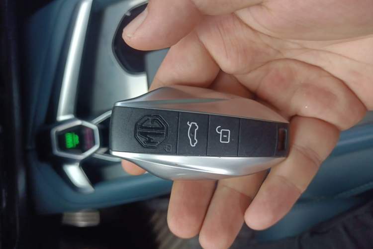 Used MG 7 2023 2.0T Automatic Hunter Luxury Edition Vehicle Key