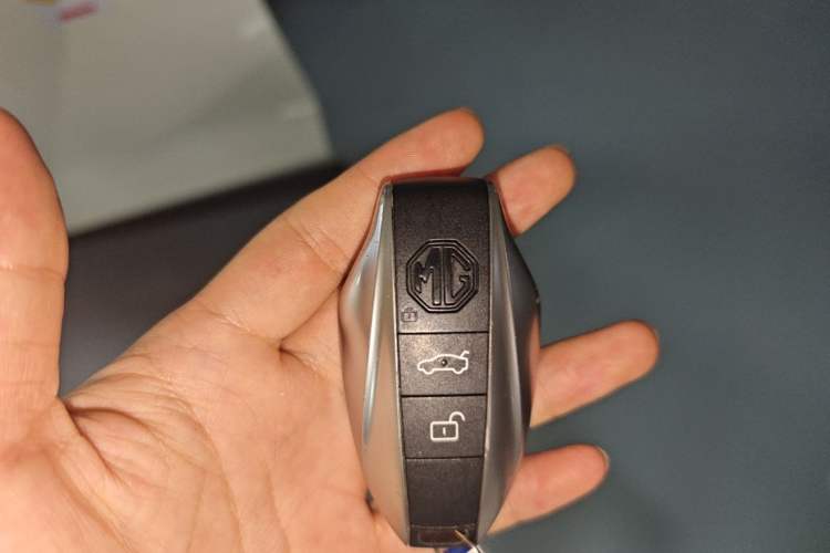 Used MG 7 2023 2.0T Automatic Hunter Luxury Edition Vehicle Key