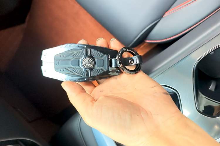 Used MG 7 2023 2.0T Automatic Hunter Luxury Edition Vehicle Key