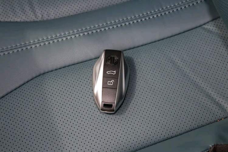 Used MG 7 2023 2.0T Automatic Hunter Luxury Edition Vehicle Key