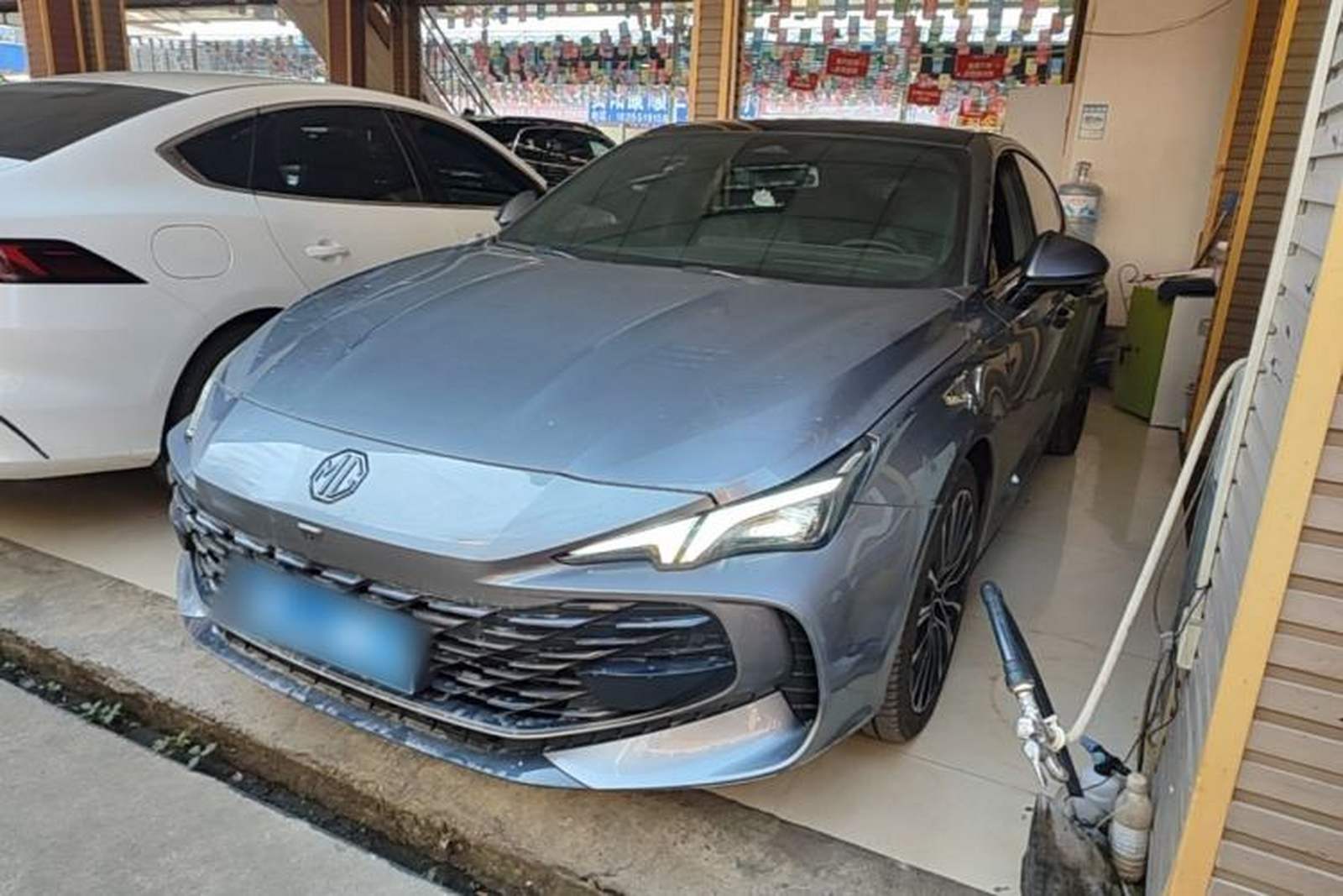 Фото MG с площадки