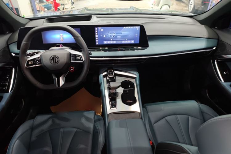 Used MG 7 2025 2.0T Trophy+ Super Intelligent Driving Edition Center Console