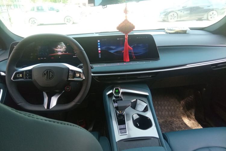 Used MG 7 2025 1.5T 300 DCT Elegant Edition Center Console