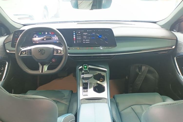 Used MG 7 2025 2.0T 405 AT Luxury Edition Center Console