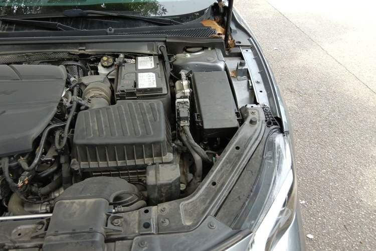 Used MG 7 2025 2.0T 405 AT Luxury Edition Engine Bay Left