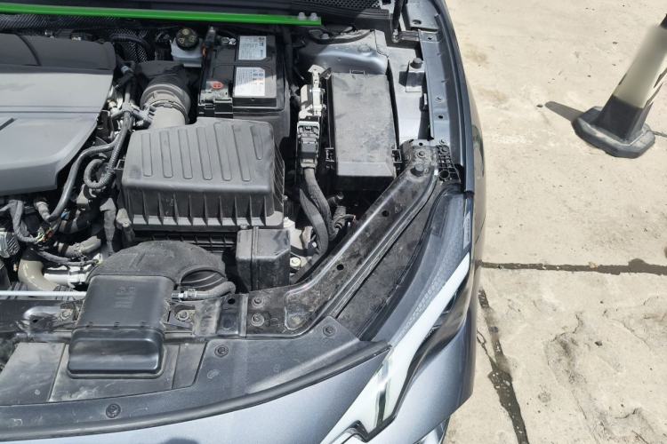 Used MG 7 2025 2.0T Trophy+ Super Sport Edition Engine Bay Left