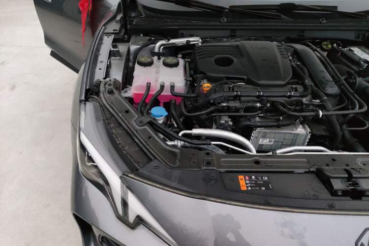Used MG 7 2025 1.5T 300 DCT Elegant Edition Engine Bay Right