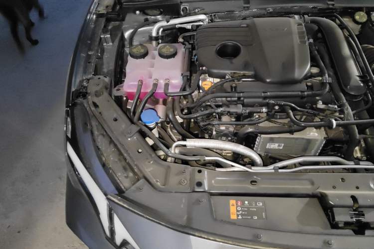 Used MG 7 2025 1.5T 300 DCT Luxury Edition Engine Bay Right