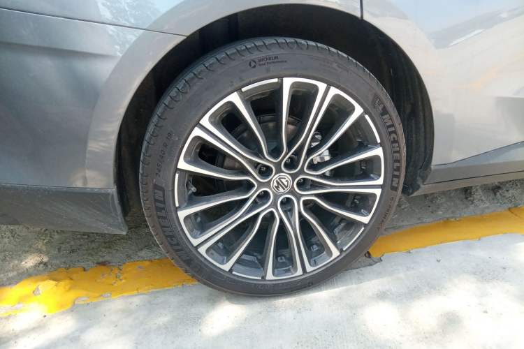 Used MG 7 2025 1.5T 300 DCT Elegant Edition Exterior 5