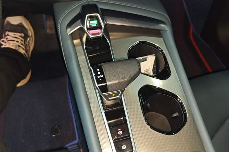 Used MG 7 2025 2.0T Trophy+ Super Intelligent Driving Edition Gear Lever