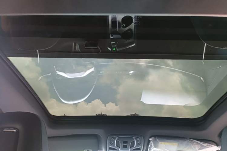 Used MG 7 2025 2.0T 405 AT Luxury Edition Headliner