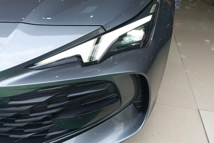 Used MG 7 2025 2.0T 405 AT Luxury Edition Left Front Headlight