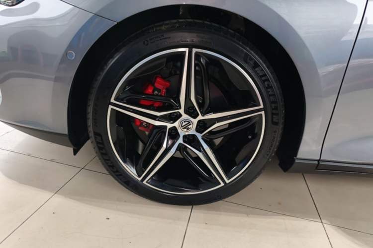 Used MG 7 2025 2.0T Trophy+ Super Intelligent Driving Edition Left Front Wheel Hub