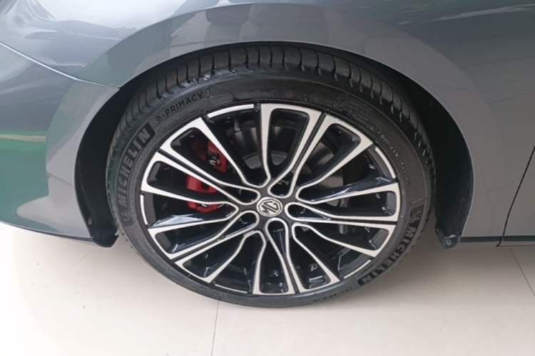 Used MG 7 2025 2.0T 405 AT Luxury Edition Left Front Wheel Hub