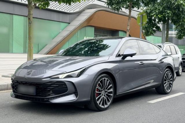 Used MG 7 2025 2.0T 405 AT Luxury Edition