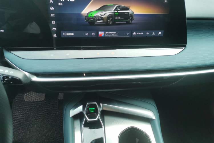 Used MG 7 2025 2.0T Trophy+ Super Intelligent Driving Edition Audio And AC Panel