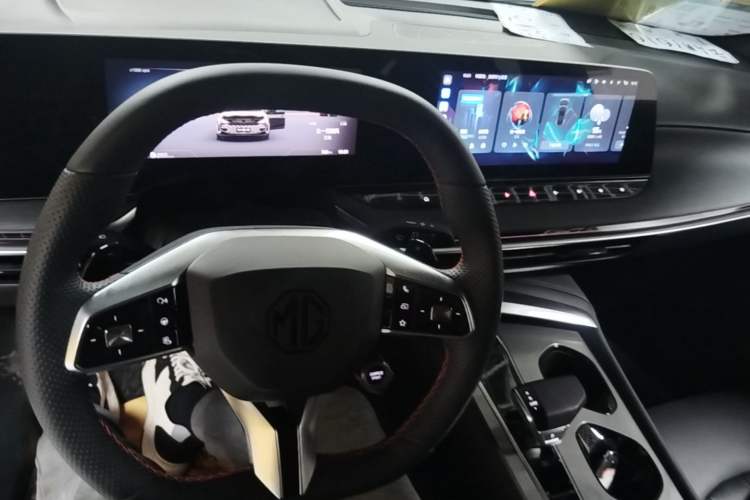 Used MG 7 2025 2.0T 405 AT Luxury Edition Audio And AC Panel