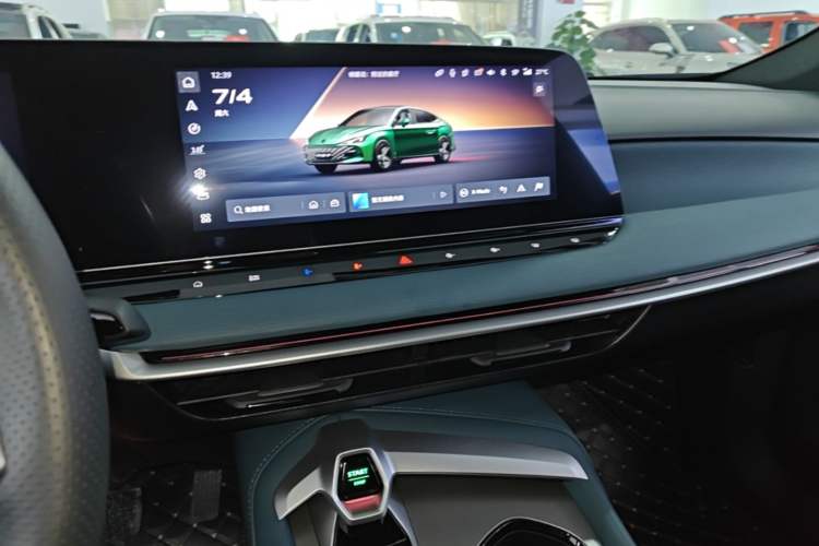 Used MG 7 2025 2.0T Trophy+ Super Sport Edition Audio And AC Panel