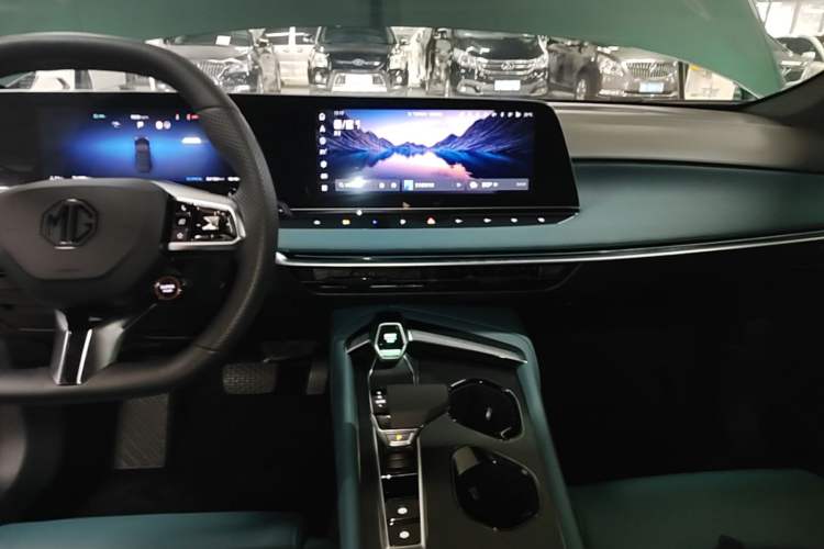 Used MG 7 2025 2.0T 405 AT Luxury Edition Audio And AC Panel