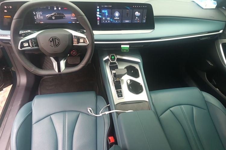 Used MG 7 2025 2.0T 405 AT Luxury Edition Center Console