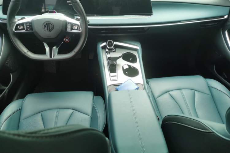 Used MG 7 2025 2.0T Trophy+ Super Intelligent Driving Edition Center Console