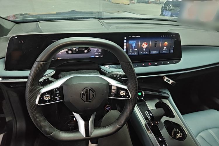 Used MG 7 2025 2.0T 405 AT Luxury Edition Center Console