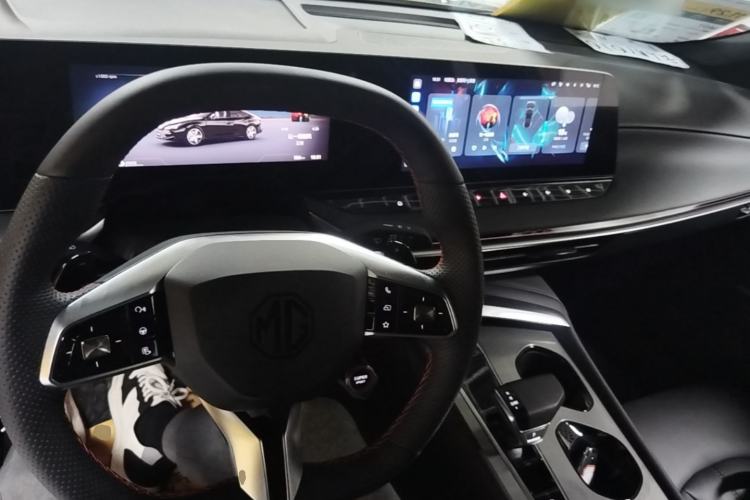 Used MG 7 2025 2.0T 405 AT Luxury Edition Center Console