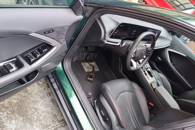 Used MG 7 2025 1.5T 300 DCT Elegant Edition Driver Seat