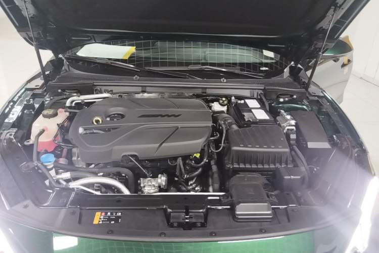 Used MG 7 2025 2.0T 405 AT Luxury Edition Engine Bay