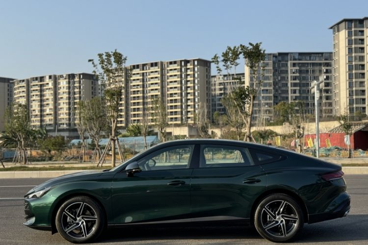 Used MG 7 2025 1.5T 300 DCT Luxury Edition Exterior 2