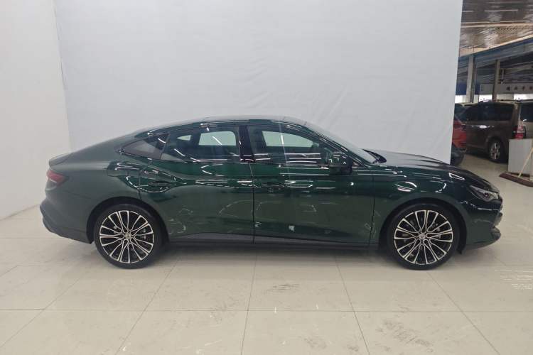 Used MG 7 2025 1.5T 300 DCT Elegant Edition Exterior 2