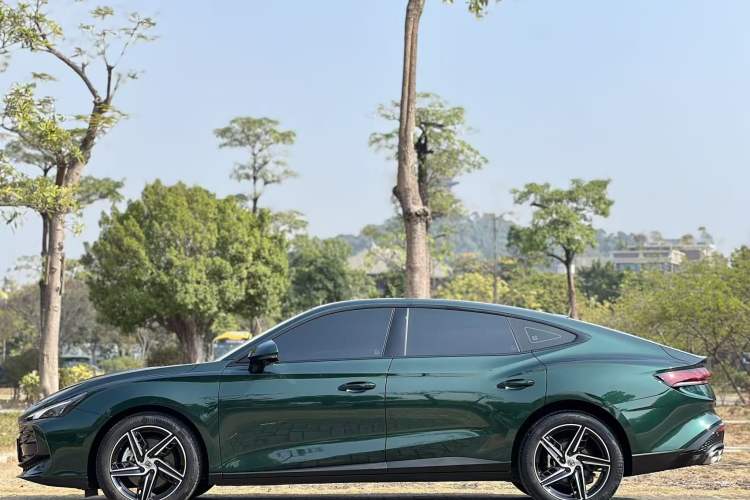 Used MG 7 2025 1.5T 300 DCT Luxury Edition Exterior 3