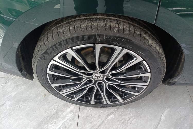 Used MG 7 2025 1.5T 300 DCT Elegant Edition Exterior 5