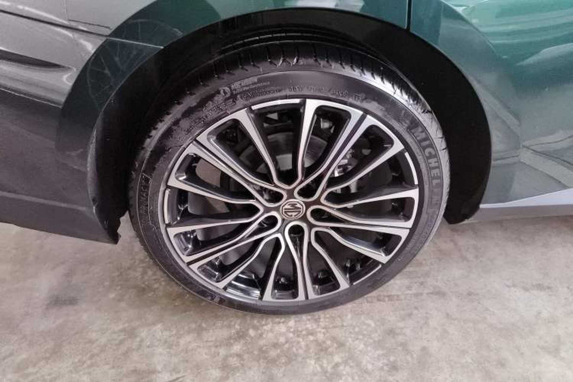 Used MG 7 2025 1.5T 300 DCT Elegant Edition Exterior 5
