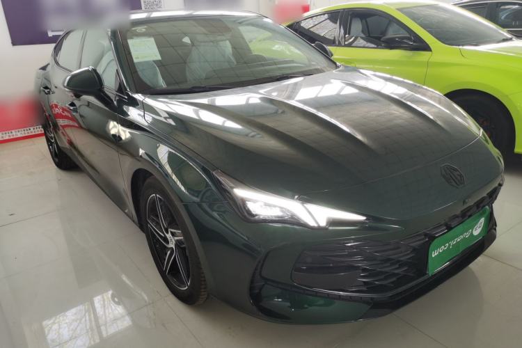 Used MG 7 2025 1.5T 300 DCT Luxury Edition Front Right 45 Deg