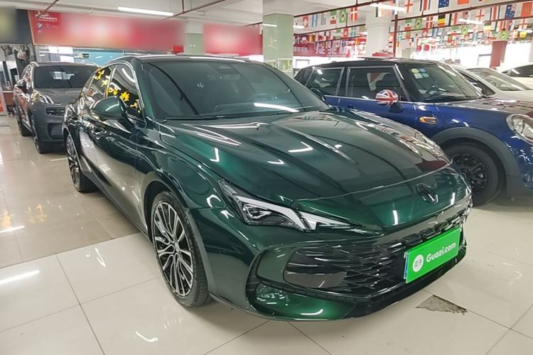 Used MG 7 2025 2.0T 405 AT Luxury Edition Front Right 45 Deg