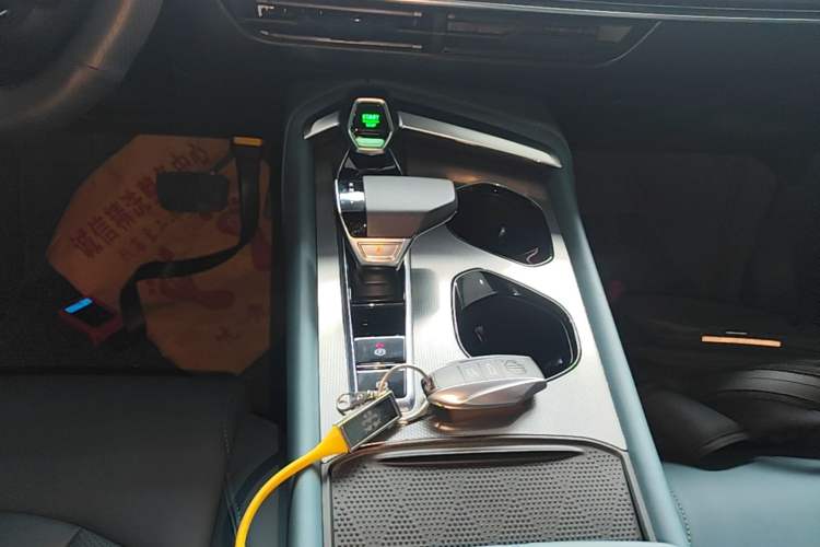 Used MG 7 2025 2.0T Trophy+ Super Intelligent Driving Edition Gear Lever