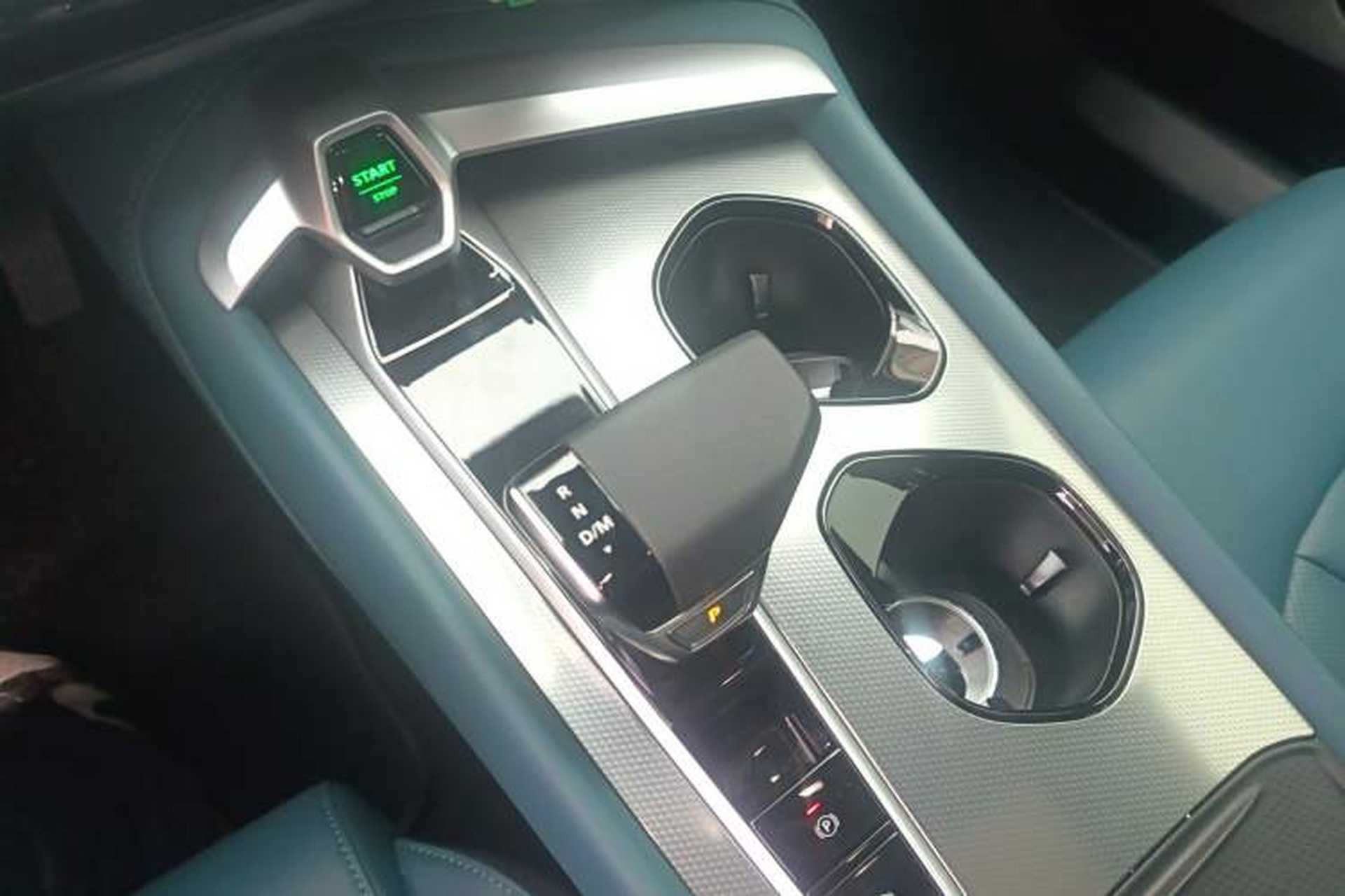 Used MG 7 2025 2.0T 405 AT Luxury Edition Gear Lever