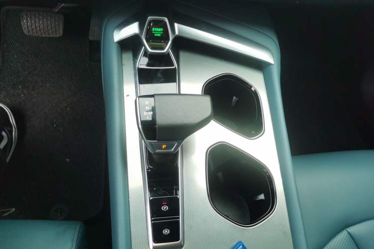 Used MG 7 2025 2.0T Trophy+ Super Intelligent Driving Edition Gear Lever