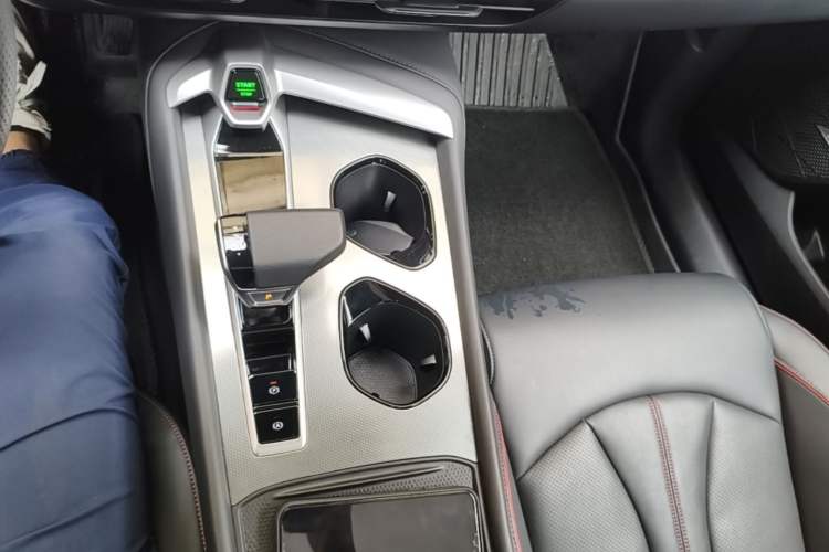 Used MG 7 2025 1.5T 300 DCT Elegant Edition Gear Lever