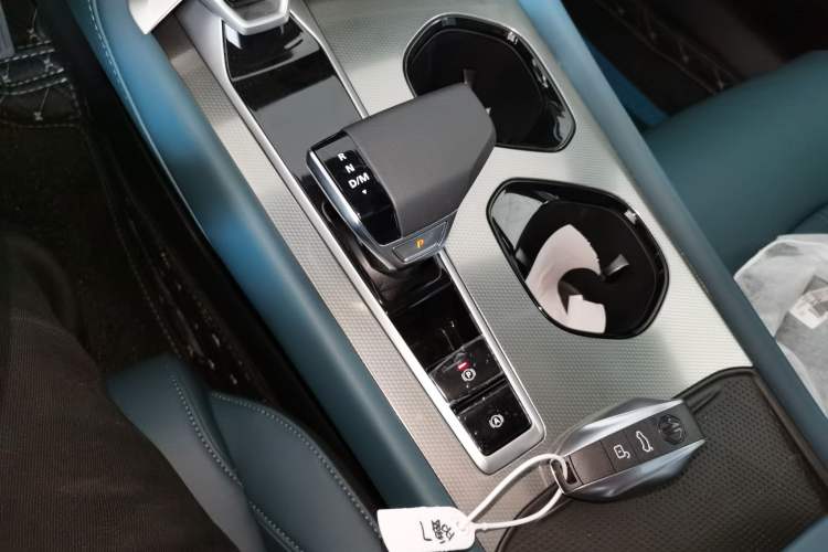 Used MG 7 2025 1.5T 300 DCT Luxury Edition Gear Lever