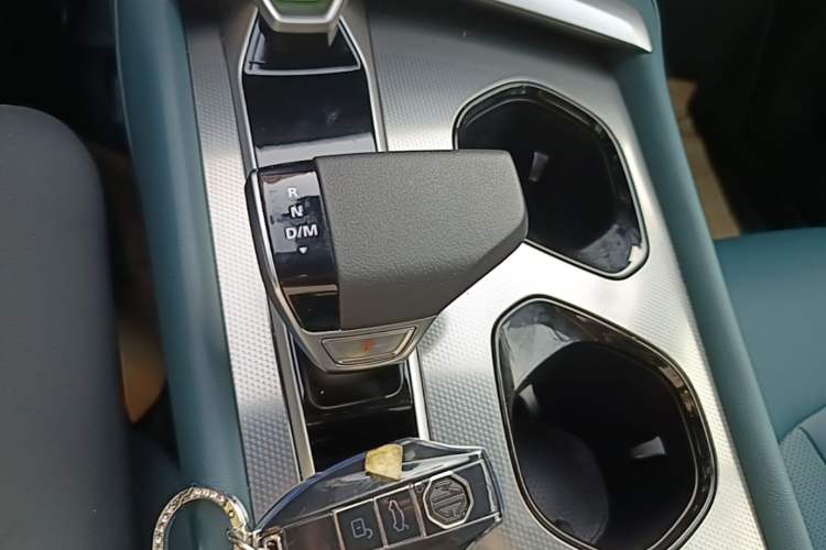 Used MG 7 2025 1.5T 300 DCT Elegant Edition Gear Lever
