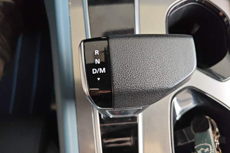 Used MG 7 2025 2.0T Trophy+ Super Intelligent Driving Edition Gear Lever