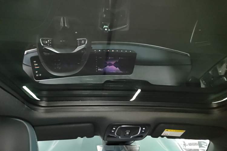 Used MG 7 2025 2.0T 405 AT Luxury Edition Headliner