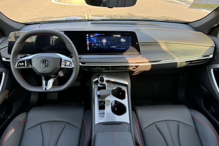 Used MG 7 2025 1.5T 300 DCT Luxury Edition Interior 2