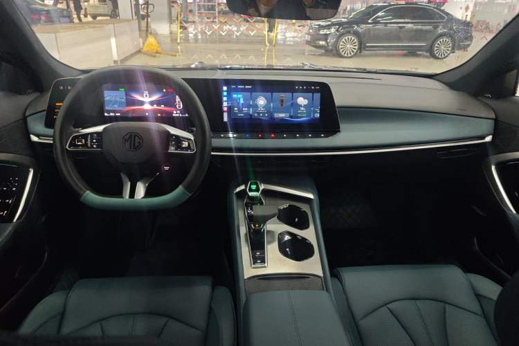 Used MG 7 2025 1.5T 300 DCT Elegant Edition Interior 3