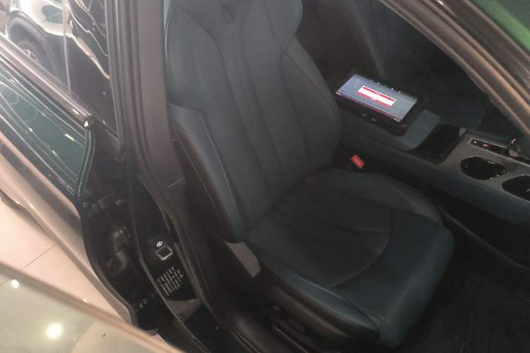 Used MG 7 2025 2.0T 405 AT Luxury Edition Right Front Seat